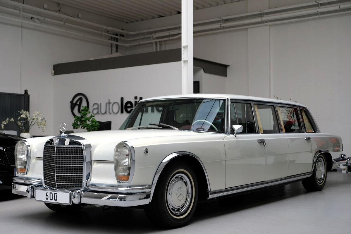 Внешне это всё тот же Mercedes-Benz 600 Pullman (W100) 1975 года выпуска