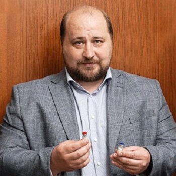 Член-корреспондент РАН (2016), доктор биологических наук (2011) Логунов Денис Юрьевич (1978) - 42 года. 