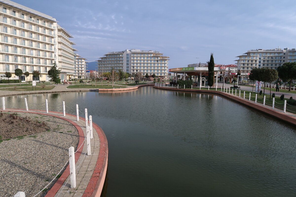 Территория отеля "Сочи парк"