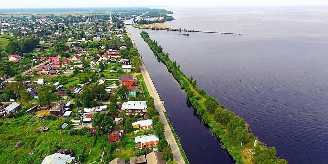 Белозерский канал - часть Мариинской водной системы.
