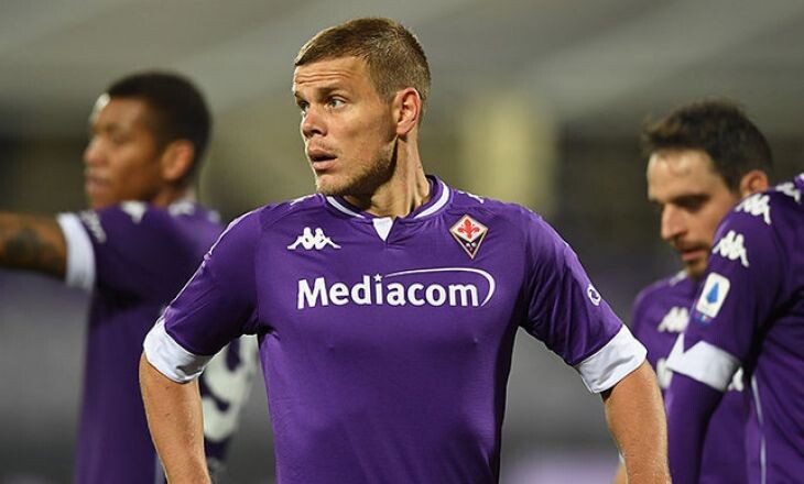 Нападающий "Фиорентины" Александр Кокорин  продолжает набирать форму. Пресс-служба "Фиалок" разместила в Инстаграм фотографии с тренировки команды, в которой принимал участие и россиянин.