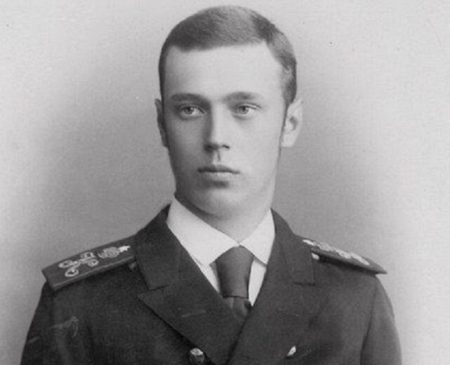 Георгий Александрович Романов. Если присмотреться, в молодости он и его брат Николай очень похожи.