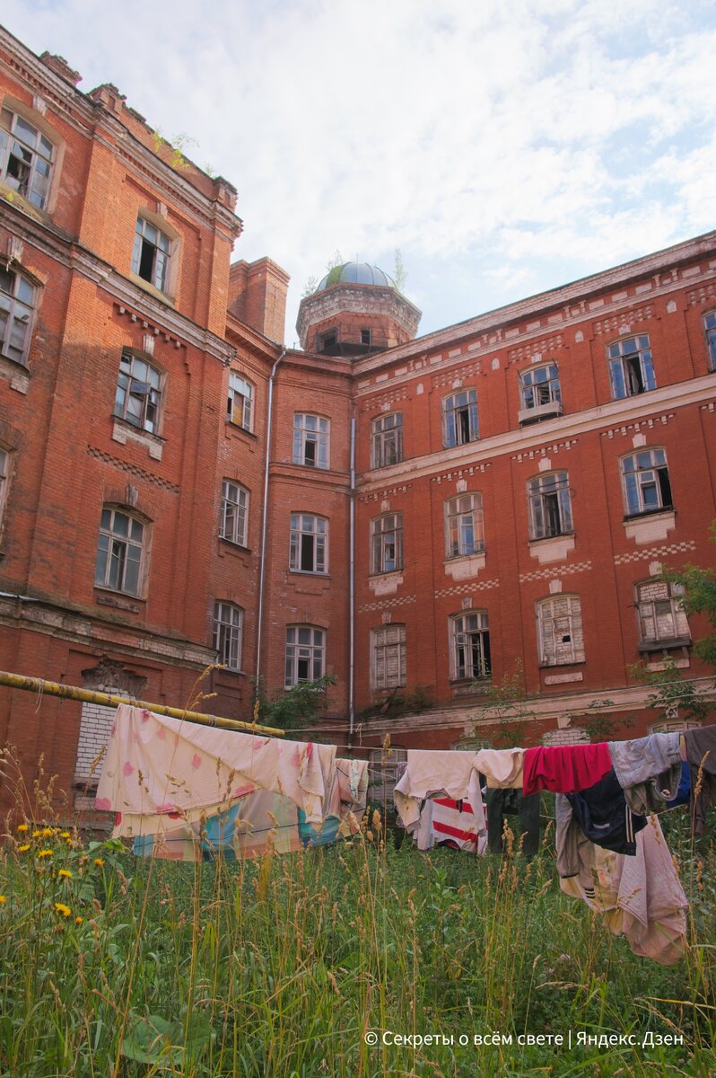 Обычный двор в Твери