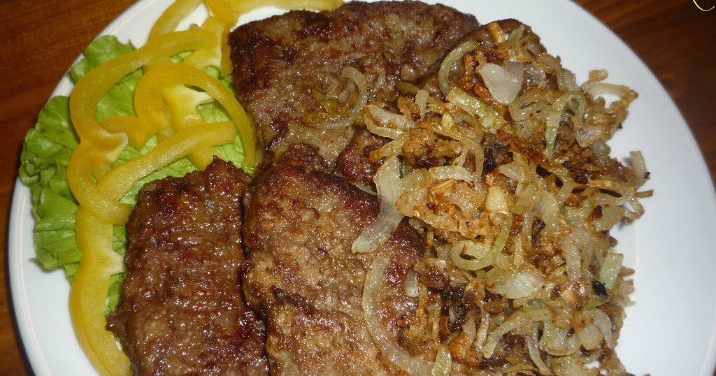 ОТБИВНЫЕ ИЗ ГОВЯЖЕЙ ПЕЧЕНИ В СМЕТАНЕ.