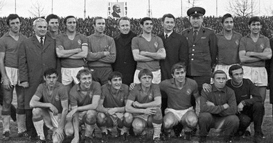 ЦСКА (Москва)-1970. Марьян Плахетко третий слева в верхнем ряду.