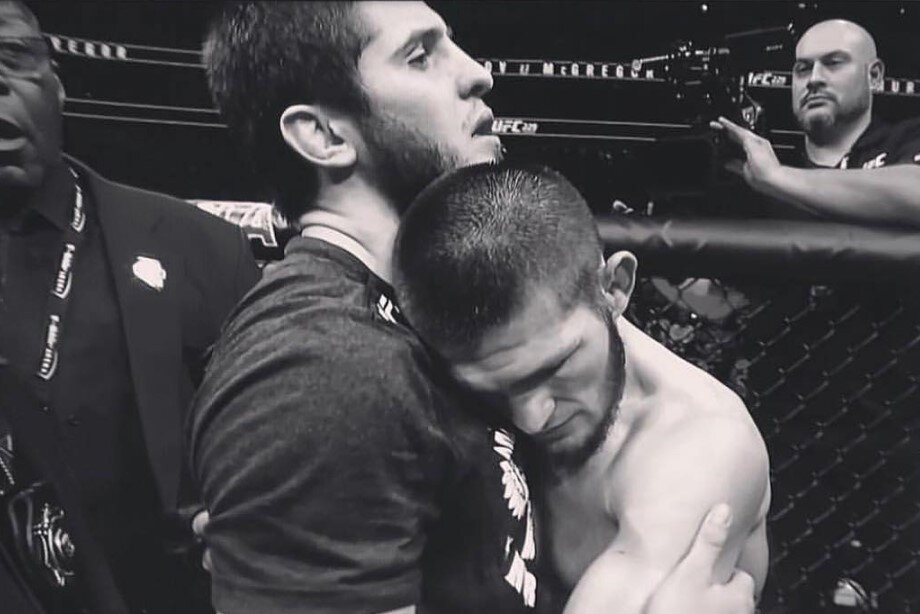 Ислам Махачев и Хабиб Нурмагомедов 