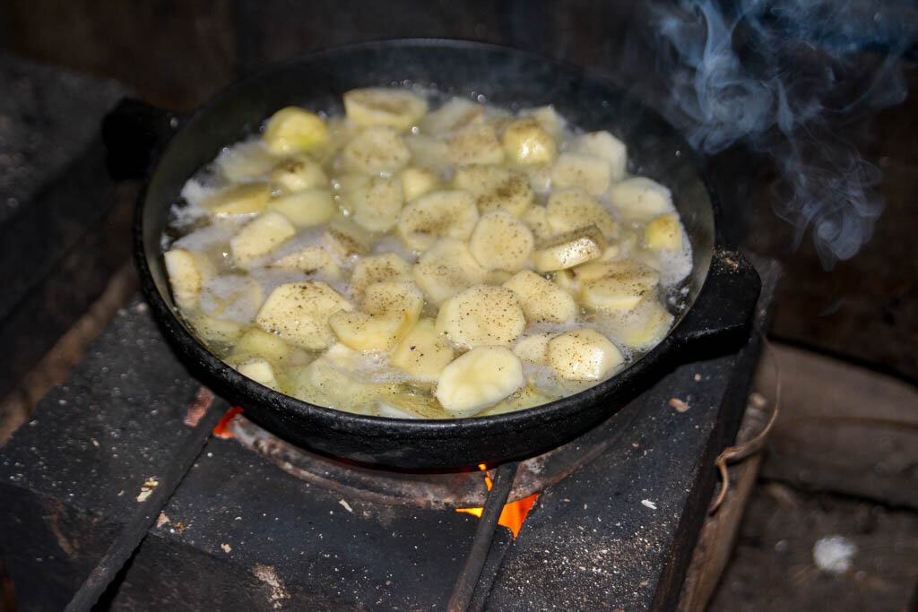 Приготовить линя вкусно на сковороде. Уж на сковородке. Уж на сковороде. Потушить лимонеллу на сковороде. Как приготовить лемонема на сковороде.