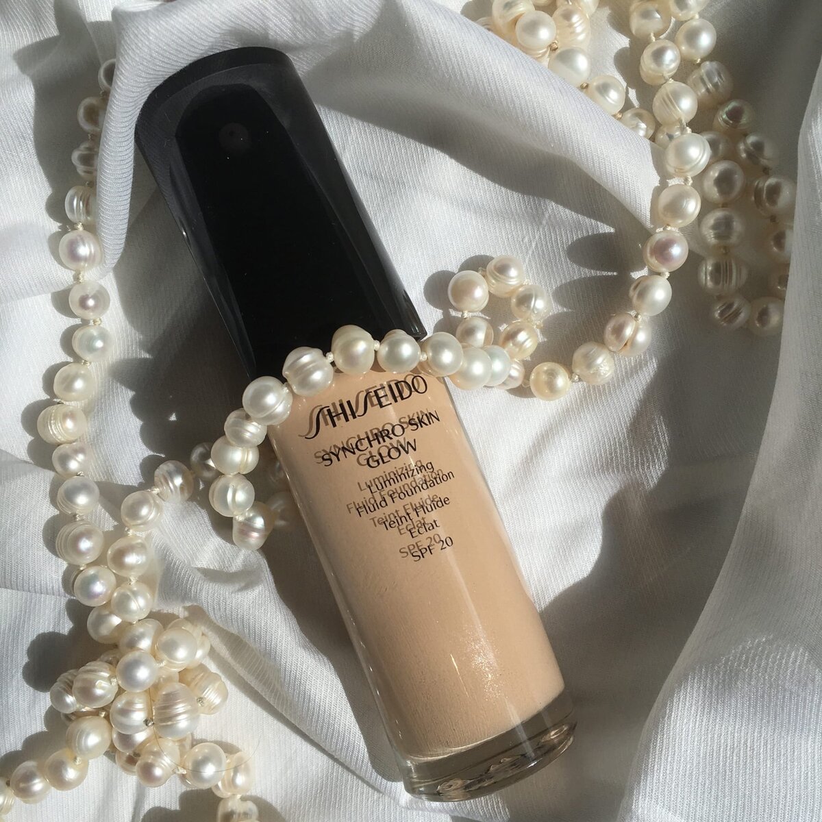 Shiseido Synchro Skin Glow Luminizing Fluid Foundation. Shiseido Synchro Skin Glow Neutral 2. Shiseido Synchro Skin Glow оттенки. Shiseido Synchro Skin Glow Luminizing Fluid Foundation Neutral 2.