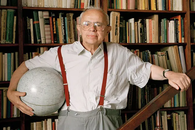 Взято с сайта https://24smi.org/celebrity/6542-stanislav-lem.html