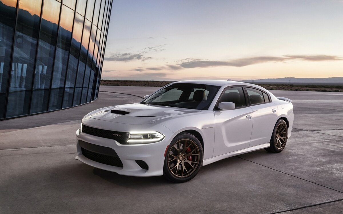 Dodge Charger SRT Hellcat (707 л.с., 880 Нм)