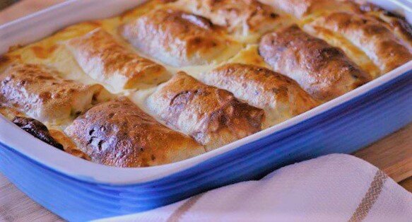 Фаршированные блины в сливочном соусе