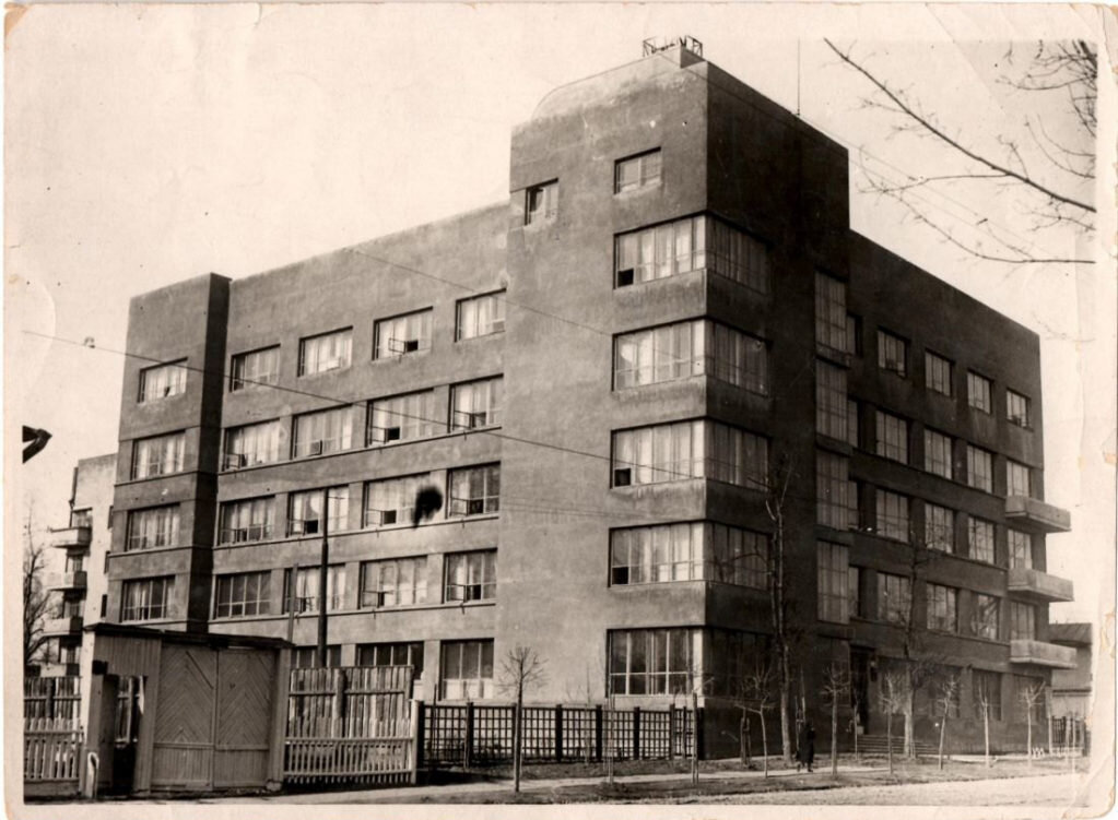 Первый дом в городке художников на Масловке, 1930 год. Источник: pastvu.com/p/359740