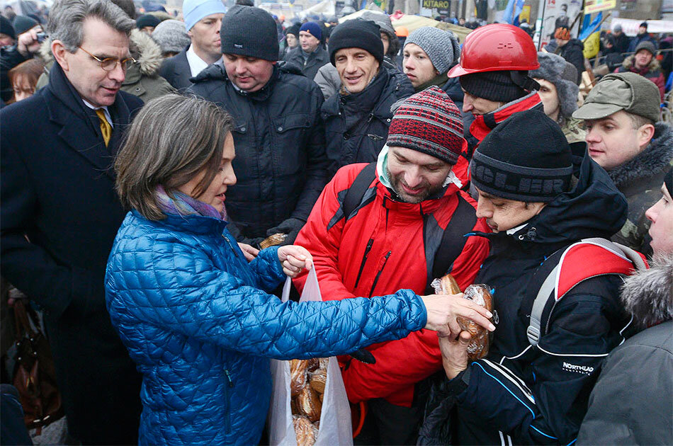 Исторические фото агентства Рейтерс в Киеве. Майдан. Декабрь 2013 года