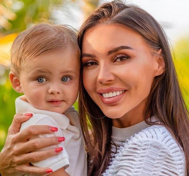 Оксана Самойлова с годовалым сыном
Фото: Instagram @samoylovaoxana