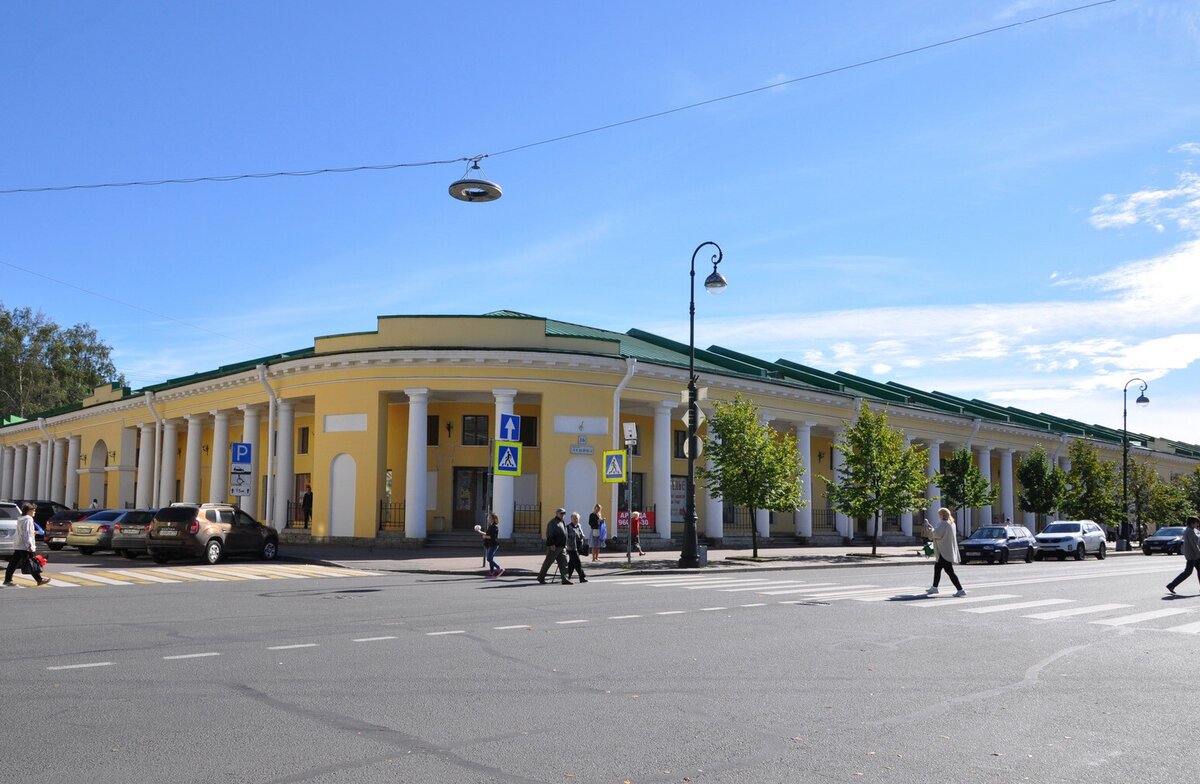 Гостиный двор, Кронштадт, проспект Ленина, 16