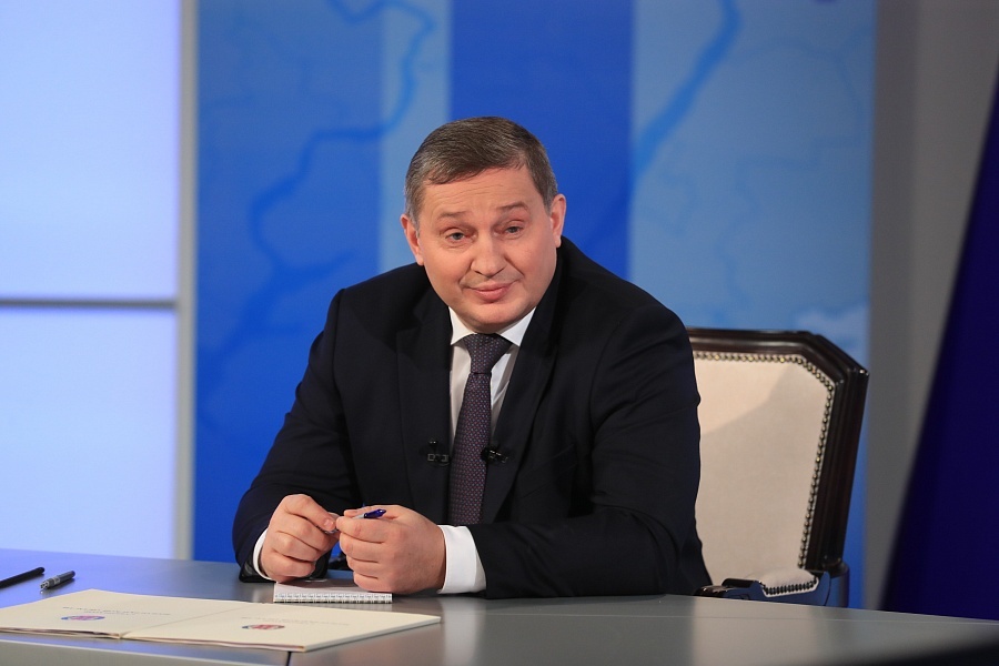 "Эту задачу *** (падшая женщина. — Прим. ред.) понятно, как ее решать".