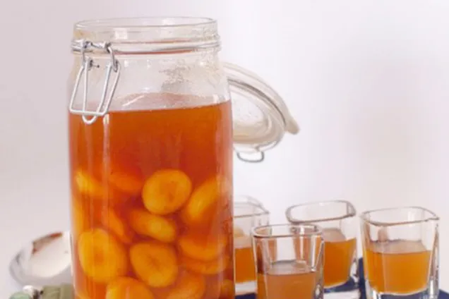 Настойка на кураге с сахаром 