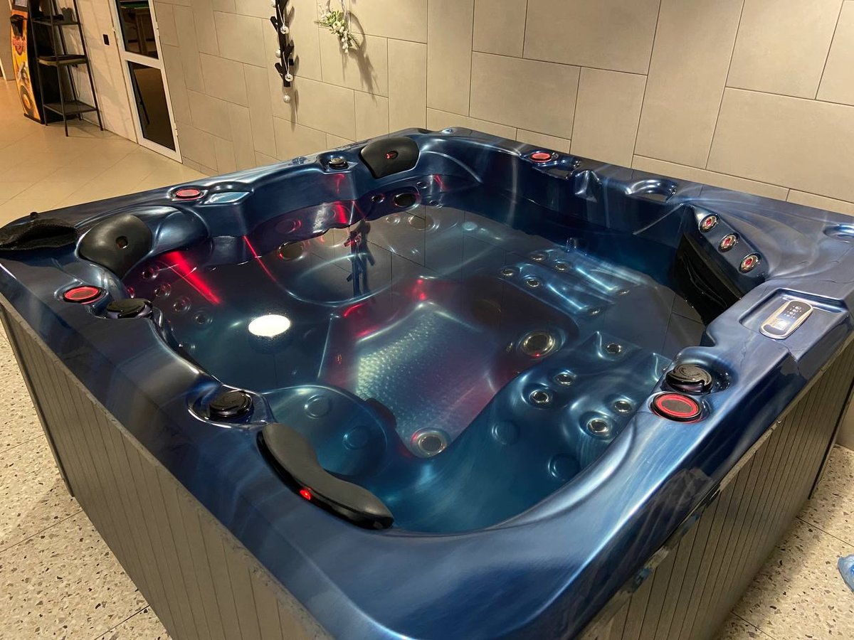 Акриловая чаша. Гидромассажный спа-бассейн Joy Spa JY 8007