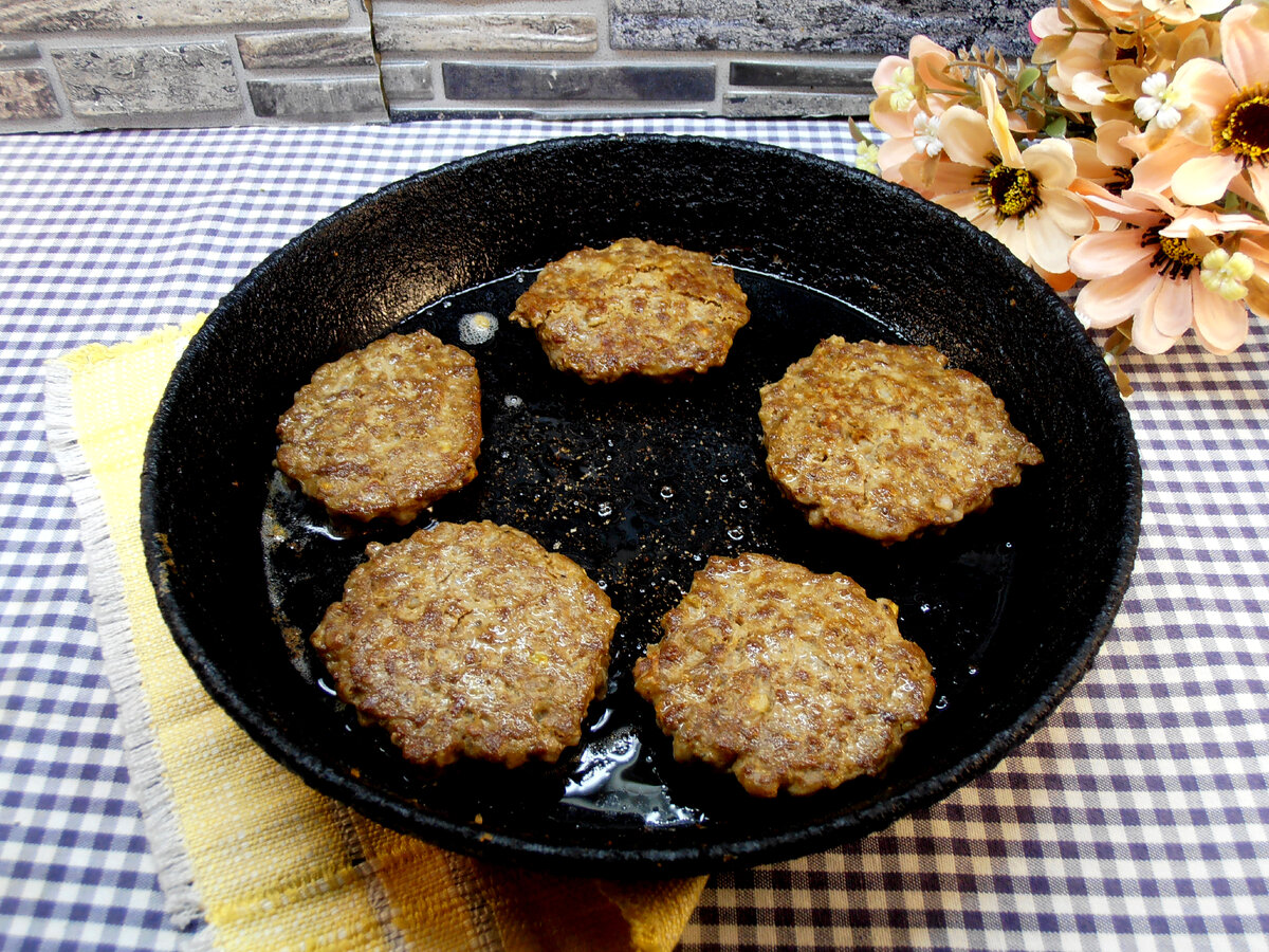 Печеночные котлеты с гречкой | Готовим вкусно дома/ Кулинария/ Рецепты |  Дзен