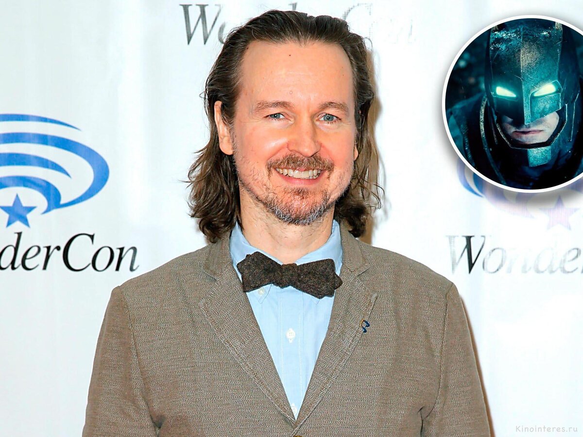 Мэтт Ривз, снявший «Бэтмена», объяснил, по какой причине он решил отвергнуть сценарий, написанный Беном Аффлеком, который ему предложила компания Warner Bros. К слову, именно Аффлек был предыдущим исполнителем роли Тёмного рыцаря.  
«Я ознакомился с текстом, которым они располагали, и подумал, что он полностью пригоден для экранизации. Там было много динамики и прочная связь с имеющейся кинематографической вселенной, с прочими героями. Однако он был не таким, как был нужен непосредственно мне», - признается кинематографист. 

Как отметил режиссёр, он предложил вариант. По его словам, он согласился быть режиссёром проекта только в том случае, если сам подготовит к нему сценарий.«Тогда я сказал, что, возможно, не подойду для этого. Я им объяснил, почему мне так нравится этот герой. Я сказал, что было снято немало отличных кинолент, однако, если бы я этим занимался сам, то сделал бы это очень личным. Я понимал, что мне нужно с этим делать, как поставить камеру, что сказать актёром. Я видел эту историю. Они предоставили захватывающий и достойный сценарий в духе Джеймса Бонда, но я хотел быть связан с кое-чем иным», - поделился он. 

Напоминаем, что «Бэтмен» окажется на экранах в начале марта нынешнего года.