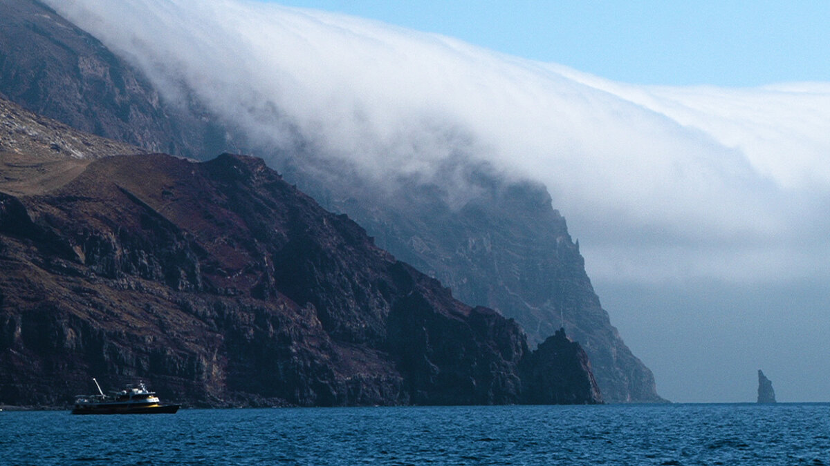 Остров Гуадалупе в предрассветный час.