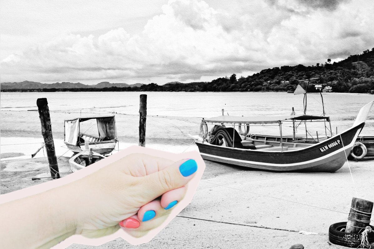 Можно большим пальцем, а остальные сложить в кулак