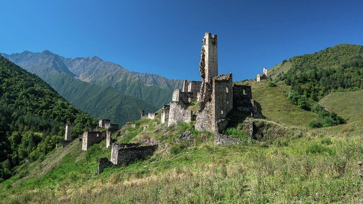    Башенный комплекс в древнем ингушском городе Цори CC BY-SA 4.0 / Тимур Агиров / Башенный комплекс в древнем ингушском городе Цори