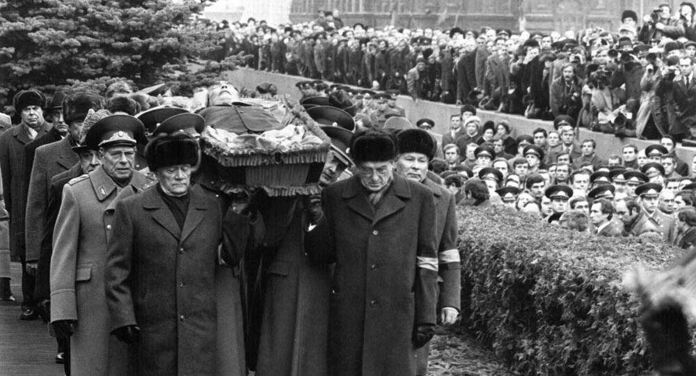 Сколько жили русские цари и советские генсеки. Кто из них лидеры "гонки"?