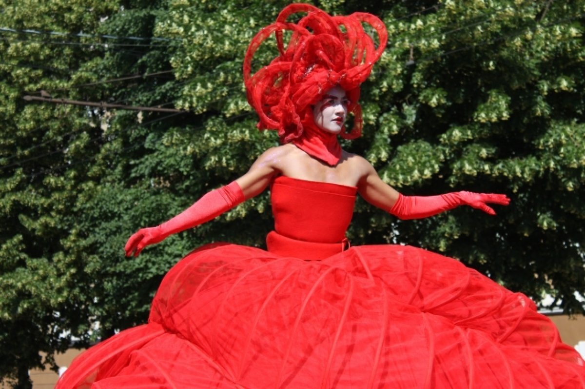    Фестиваль уличных театров пройдет в День города в парке «Швейцария»