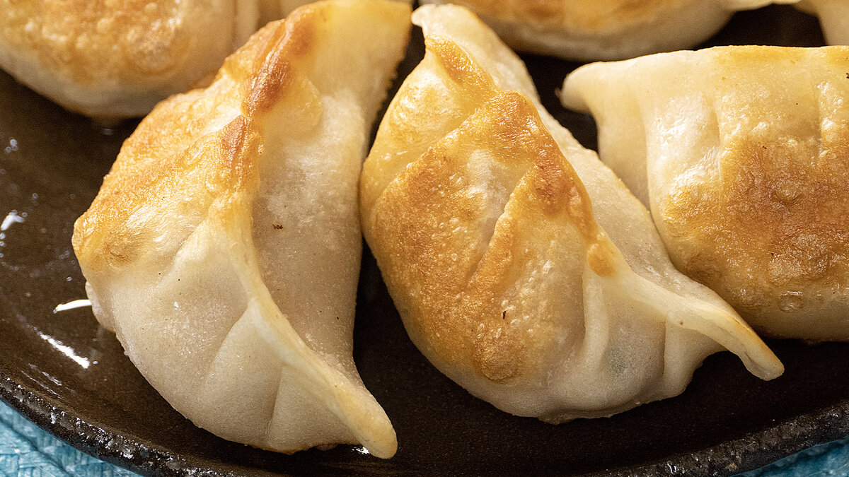 Gyoza с креветками и пикантным соусом: рецепт от Адель