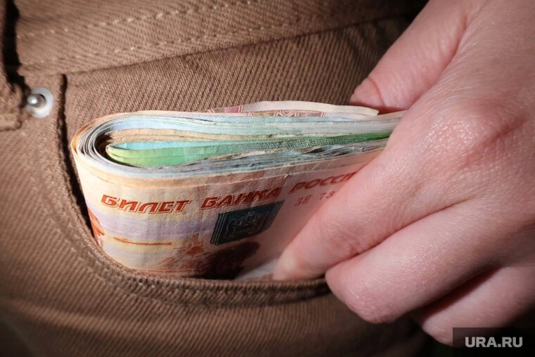    Преподаватель получил взятку от студентов в размере 94 тысяч рублей