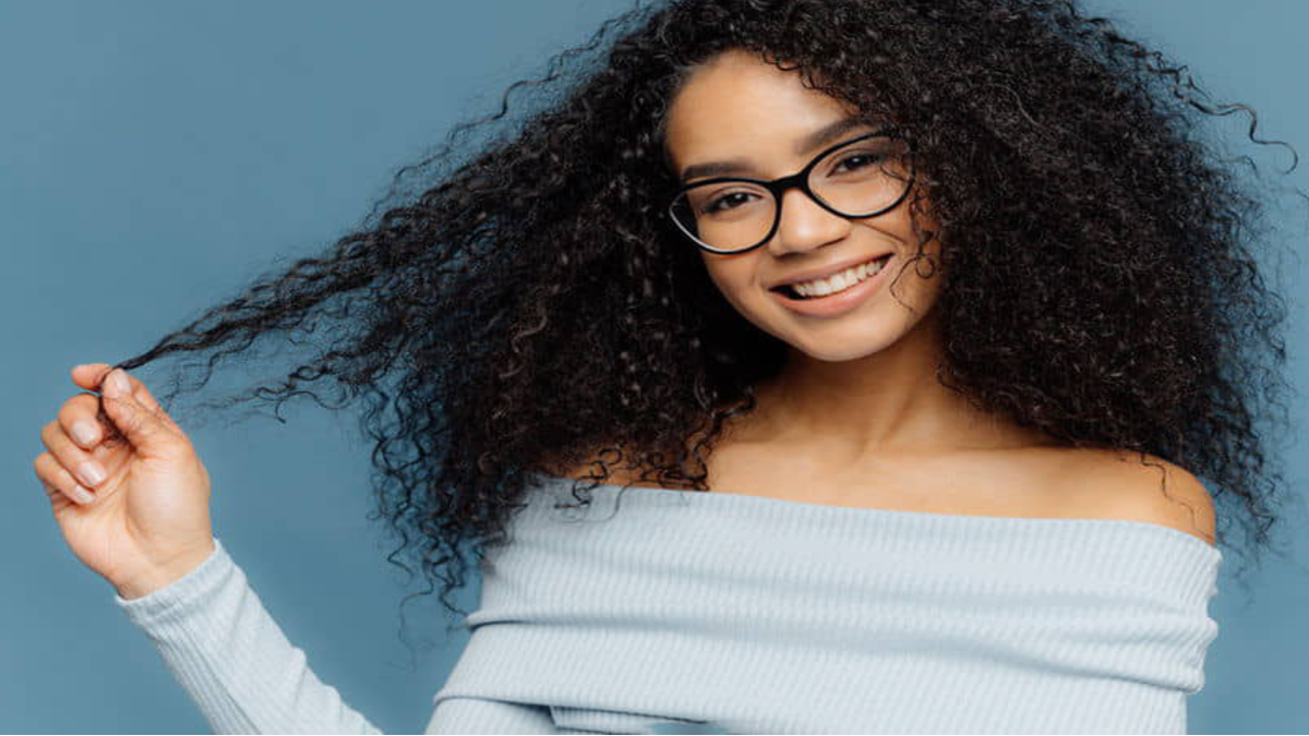 Улыбка девушки