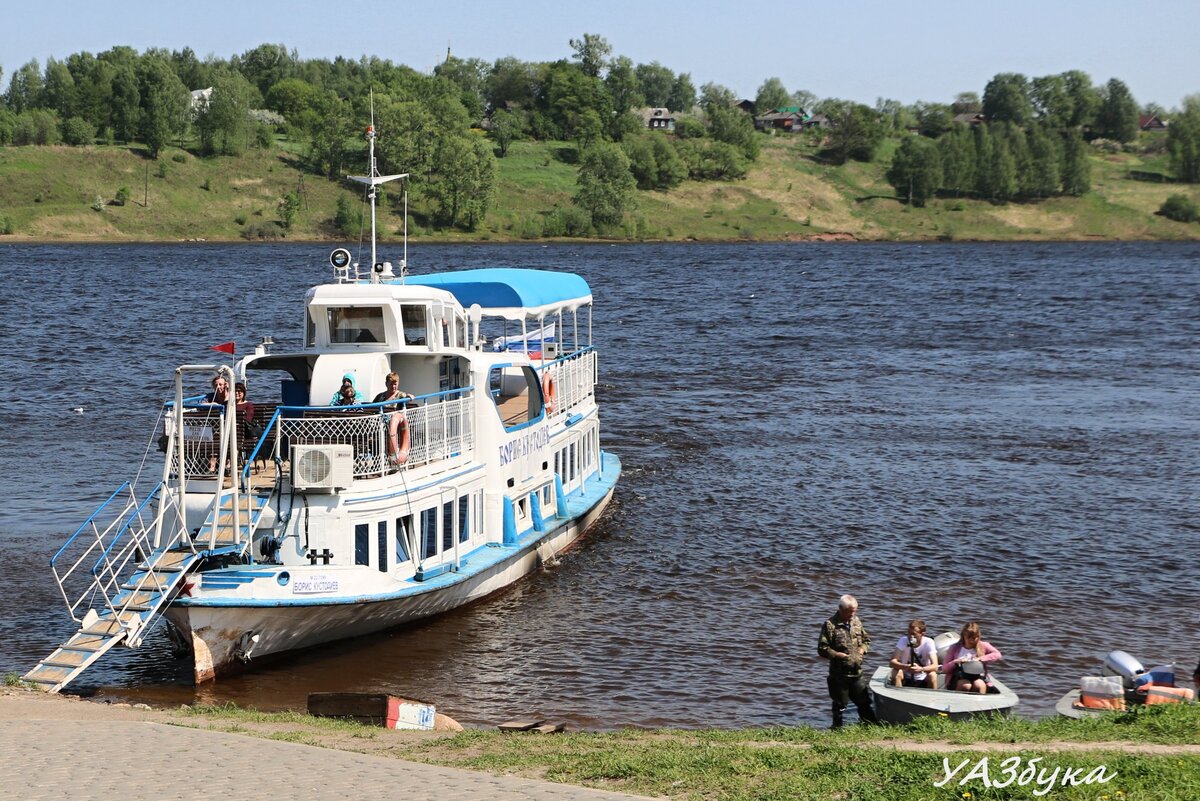 Катер доставит вас на противоположный берег