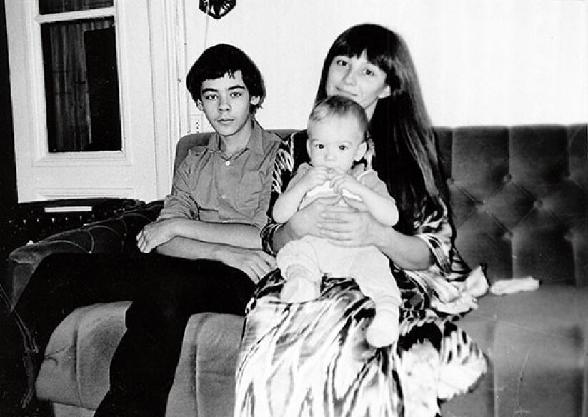 Наталья с сыновьями- Василием и маленьким Александром