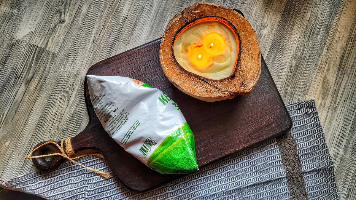 Для приготовления нам понадобится кефир (у меня был 3%)