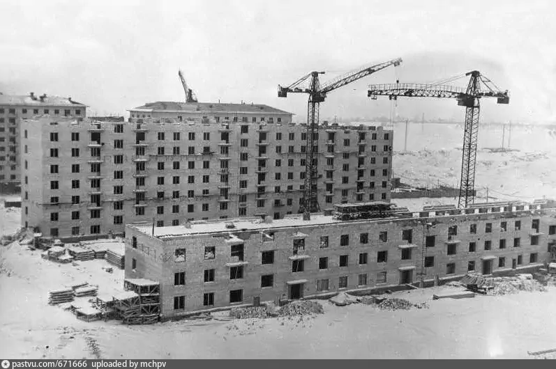 Строительство жилых домов в квартале №61 на развилке Варшавского и Каширского шоссе, 1958 г. Автор А. А. Сергеев.