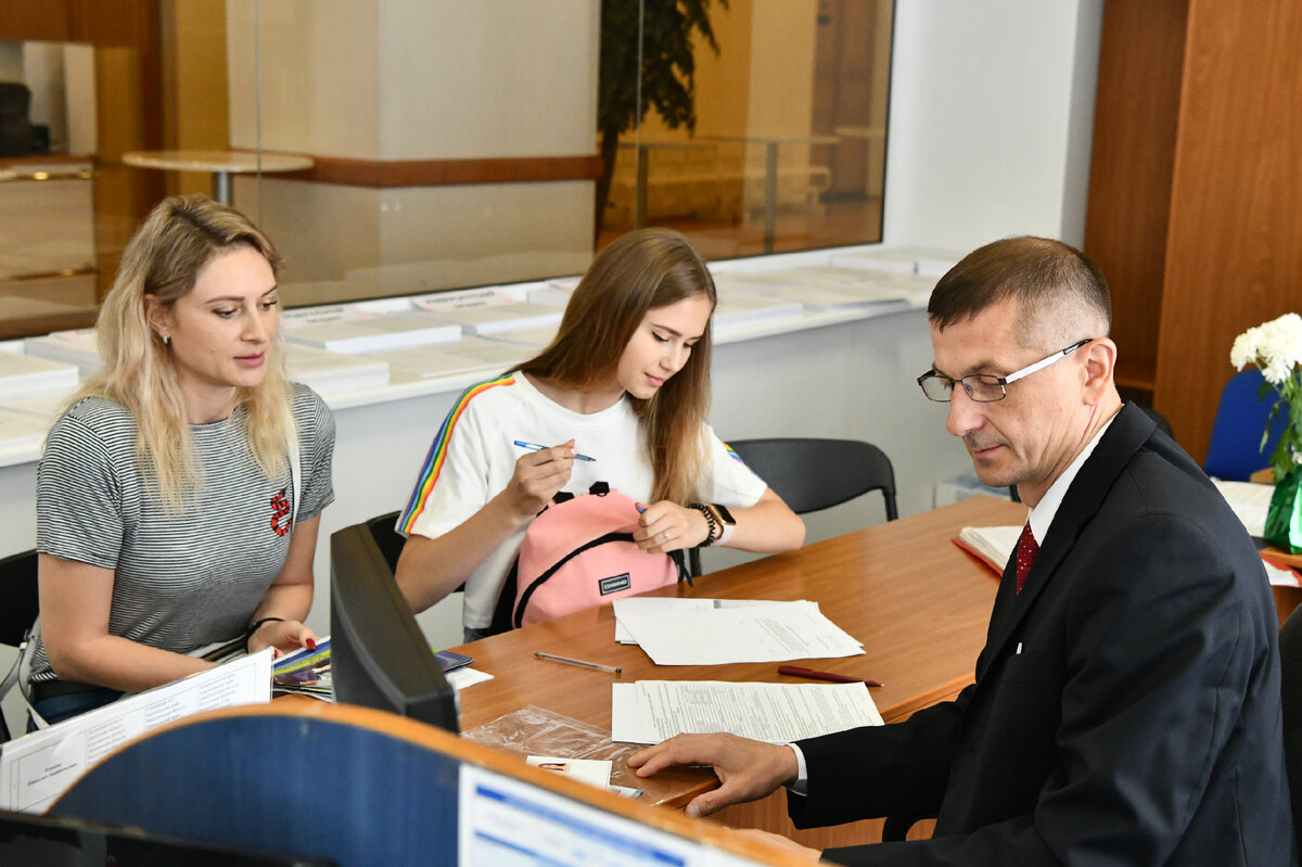 Учиться за рубежом или в престижном вузе с партнерскими отношениями с зарубежными вузами? www.gup.ru/uni/partners/