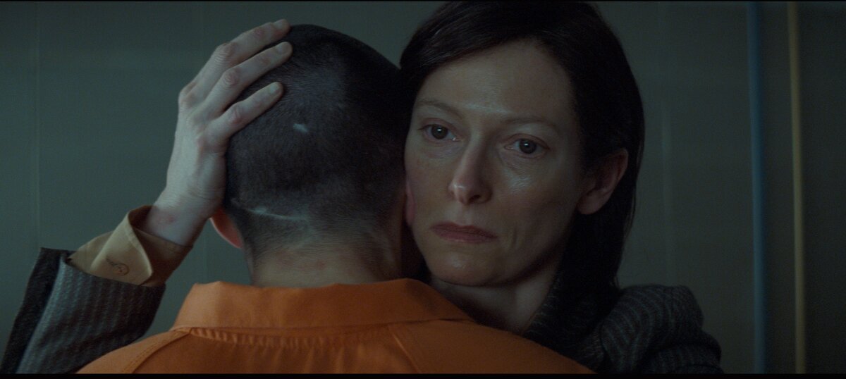 We need или we needs. We need you. We need you картинка. Что-то не так с кевином фильм. Что-то не так с кевином (2011).