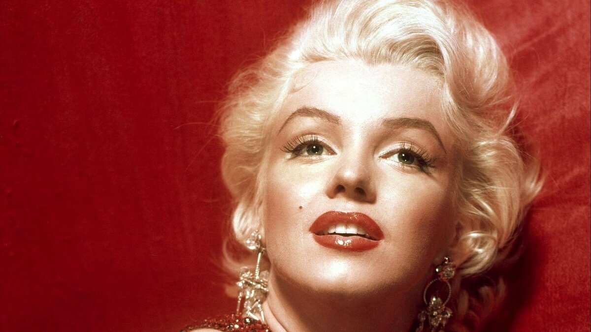 50 самых красивых актрис-блондинок, которые выглядят обворожительно и менять имидж не собираются