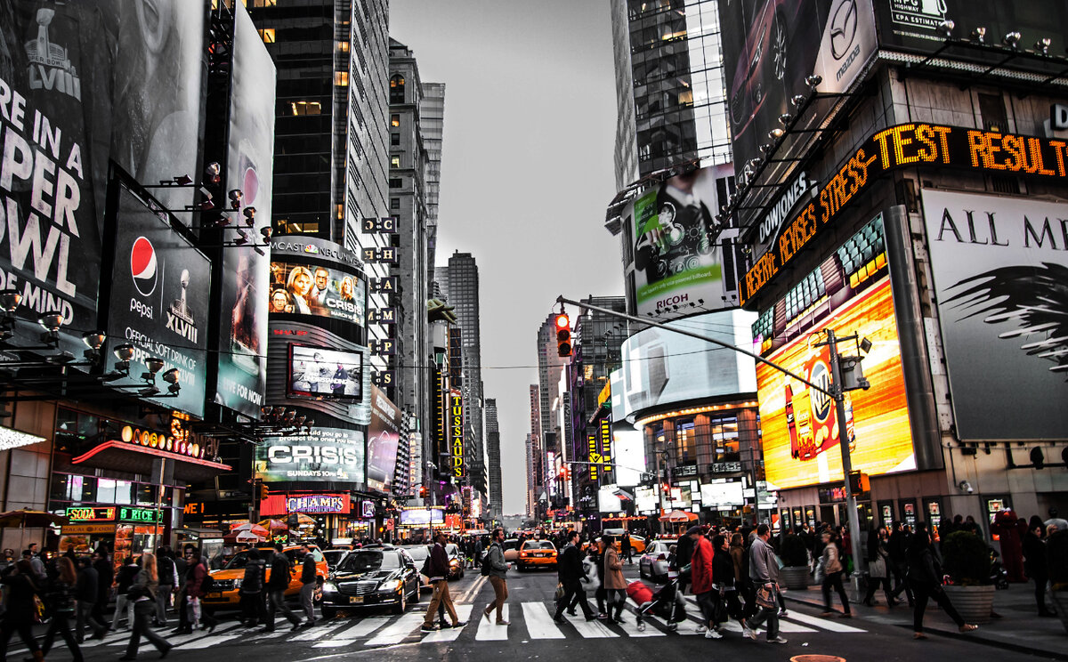 Таймс Сквер - одна из самых больших улиц в Нью-Йорке