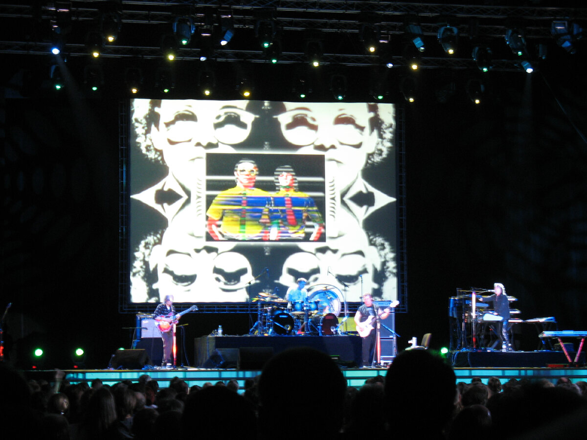 “Video Killed The Radio Star” на концерте Asia (2009)