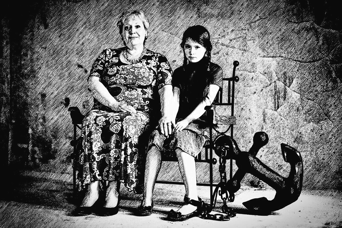 Ребенок домашний тиран. Мама тиран. Мама тиран картинки. Мать тиран картинки. Беременна в 45 мать тиран.