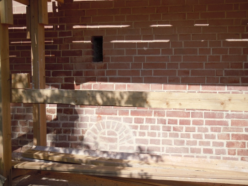 А на другой стороне имеется такой шедевр