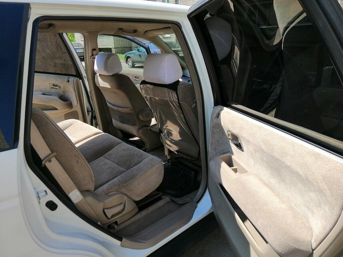 Шикарный салон Honda Odyssey Ra6, 2001 года выпуска.