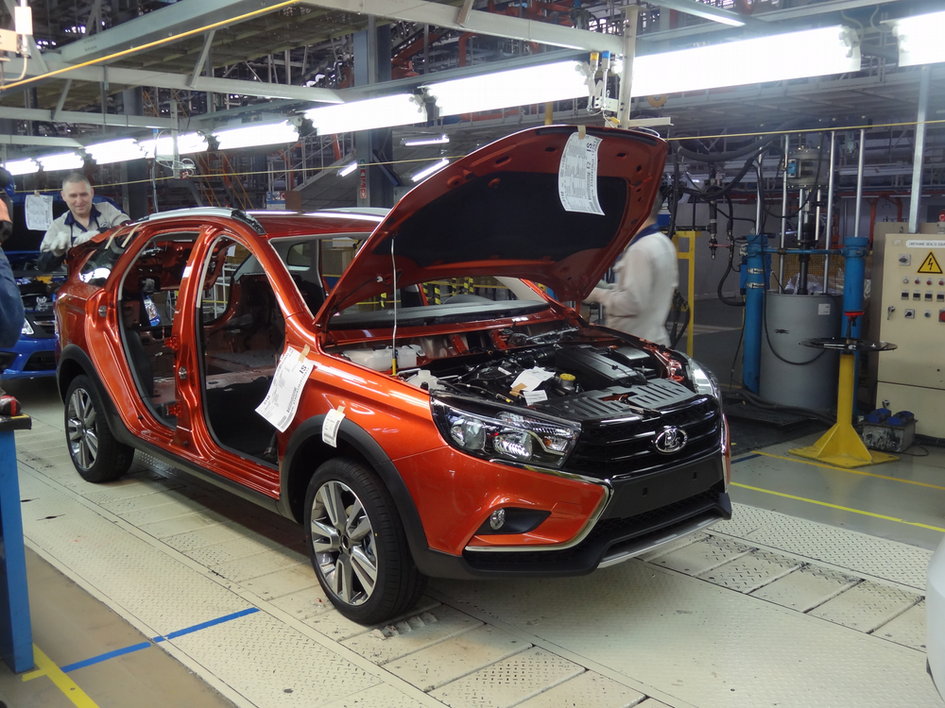 Lada XRAY конвейер