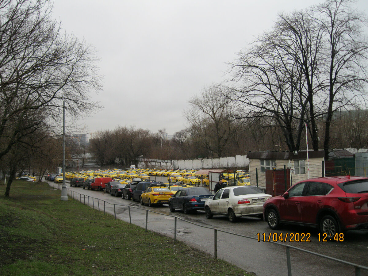 Стоянка отстойник для такси Убер
