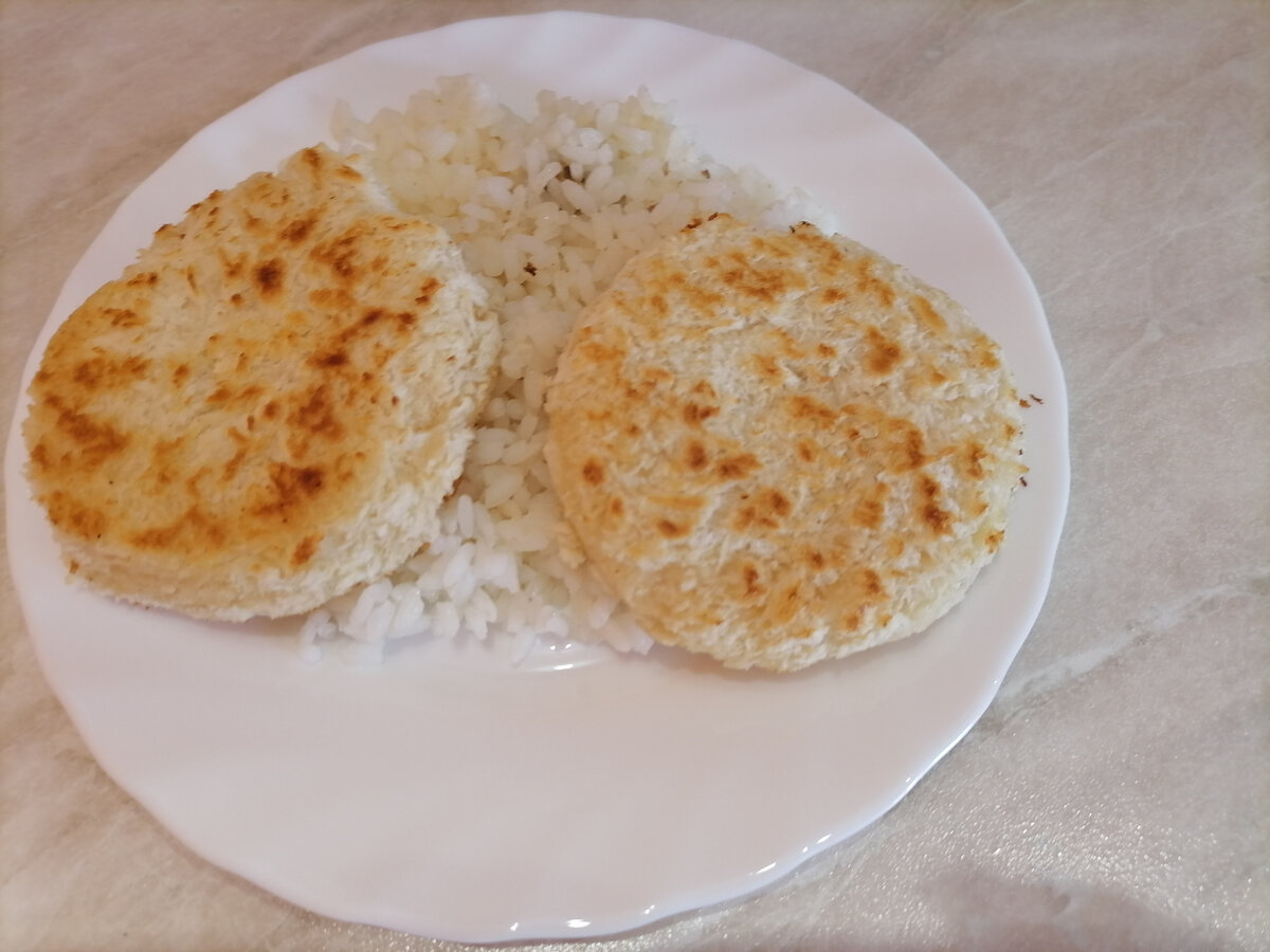 Рис был остаток от курицы. 