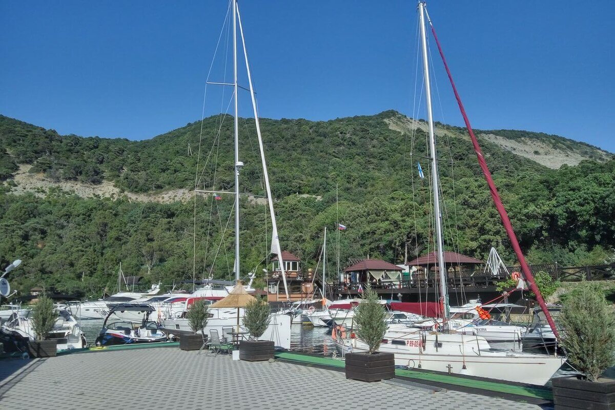 Бывшее пресноводное озеро Змеиное сегодня марина для яхт