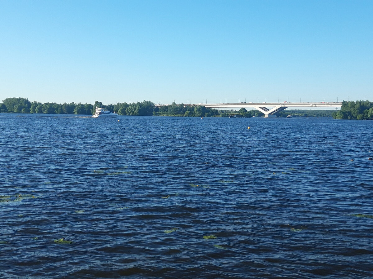 Фото в тот вечер, мы остались погулять на набережной
