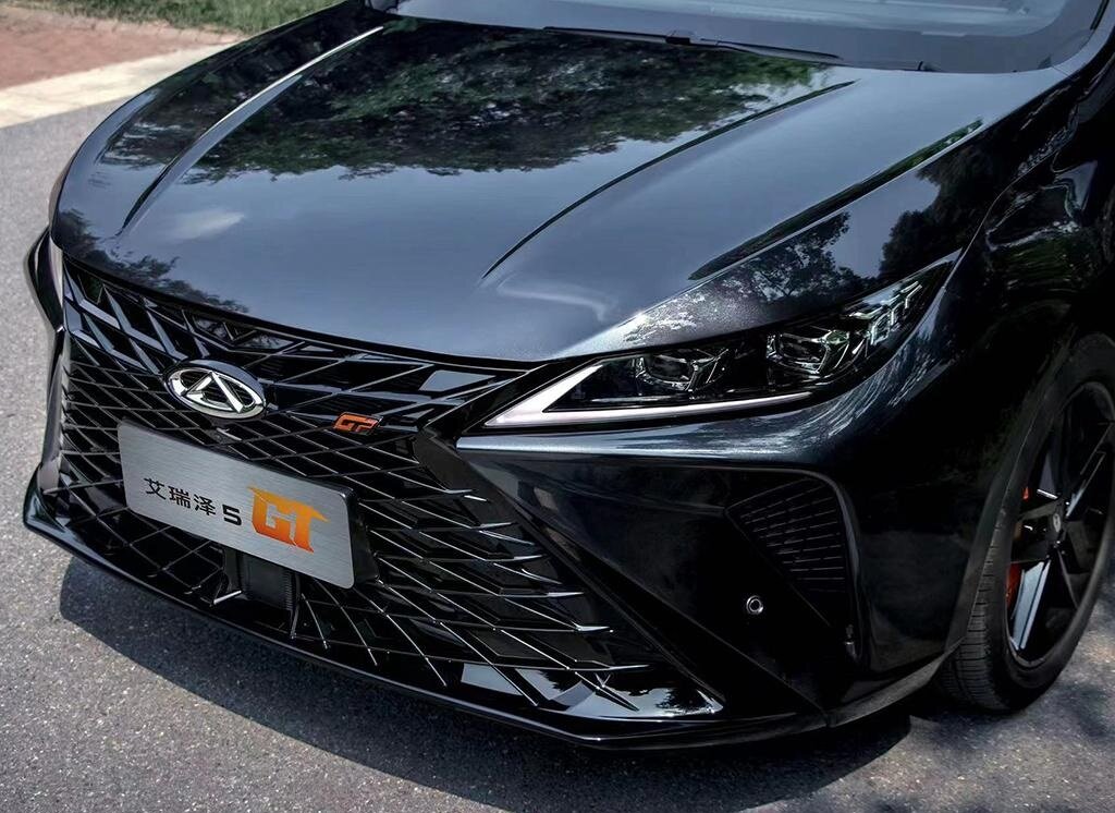 На фото: Седан Chery Arrizo 5 GT